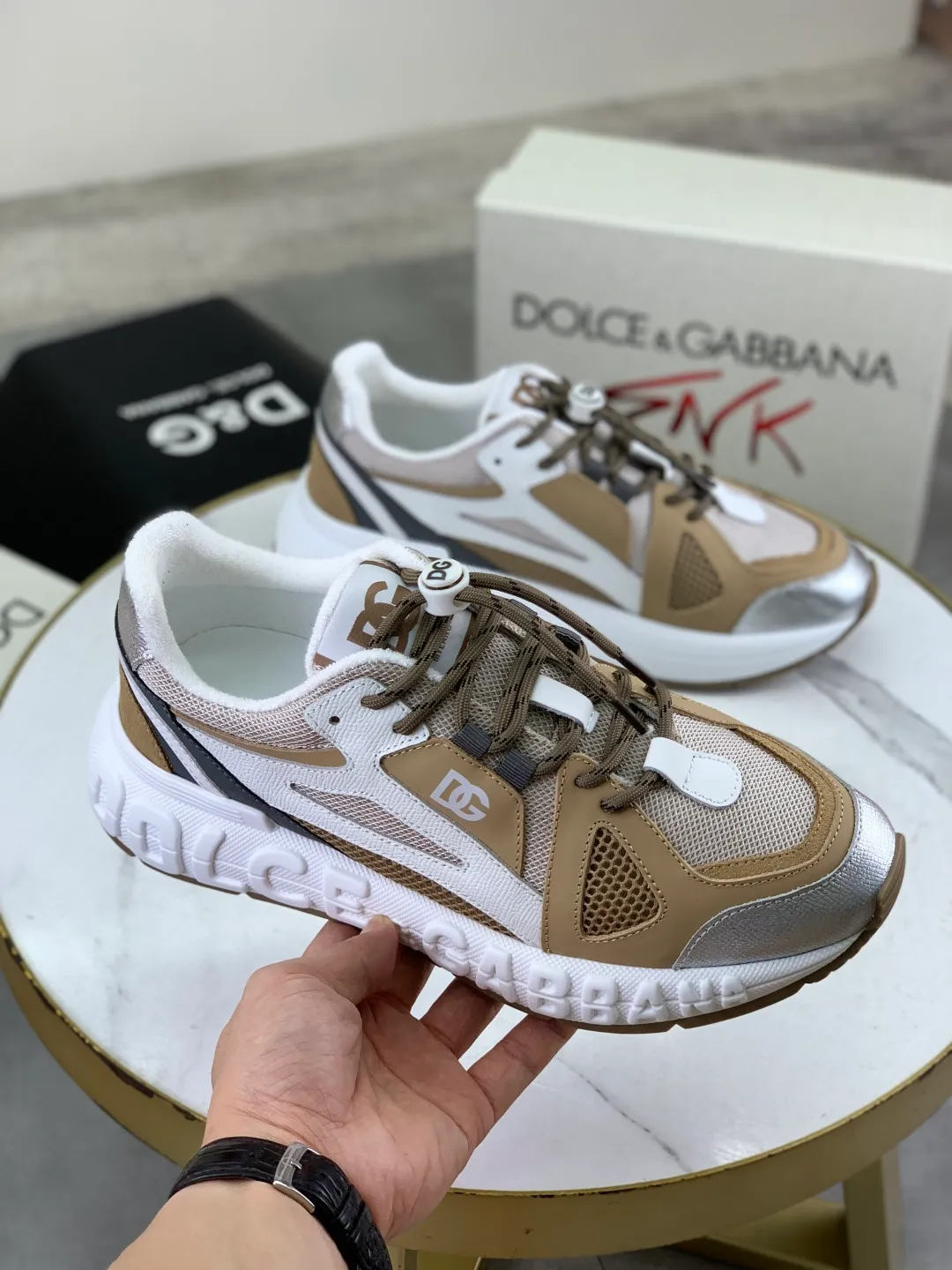Men's men's shoes 💰P580💰[New model] Couple 🧑‍🤝‍🧑 style Top original order quality Synchronized with "DOLCE&GABBANA [Dolce & Gabbana] ~ High quality." Effect Low-top casual DG men's shoes, loved by many celebrities, using high-end imported top-layer calfskin splicing design + cowhide feet, simple and elegant, perfectly interpreting the latest inspiration of shoes, integrating classics and fashion. Luxurious dreams, dominating fashion Suitable for drivers, light and comfortable to drive, light and breathable for outdoor travel, high-end quality, trustworthy, 6️⃣colors🉑️ to choose from! Code number: 35-46